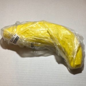 NWT Tupperware Banana Keeper
